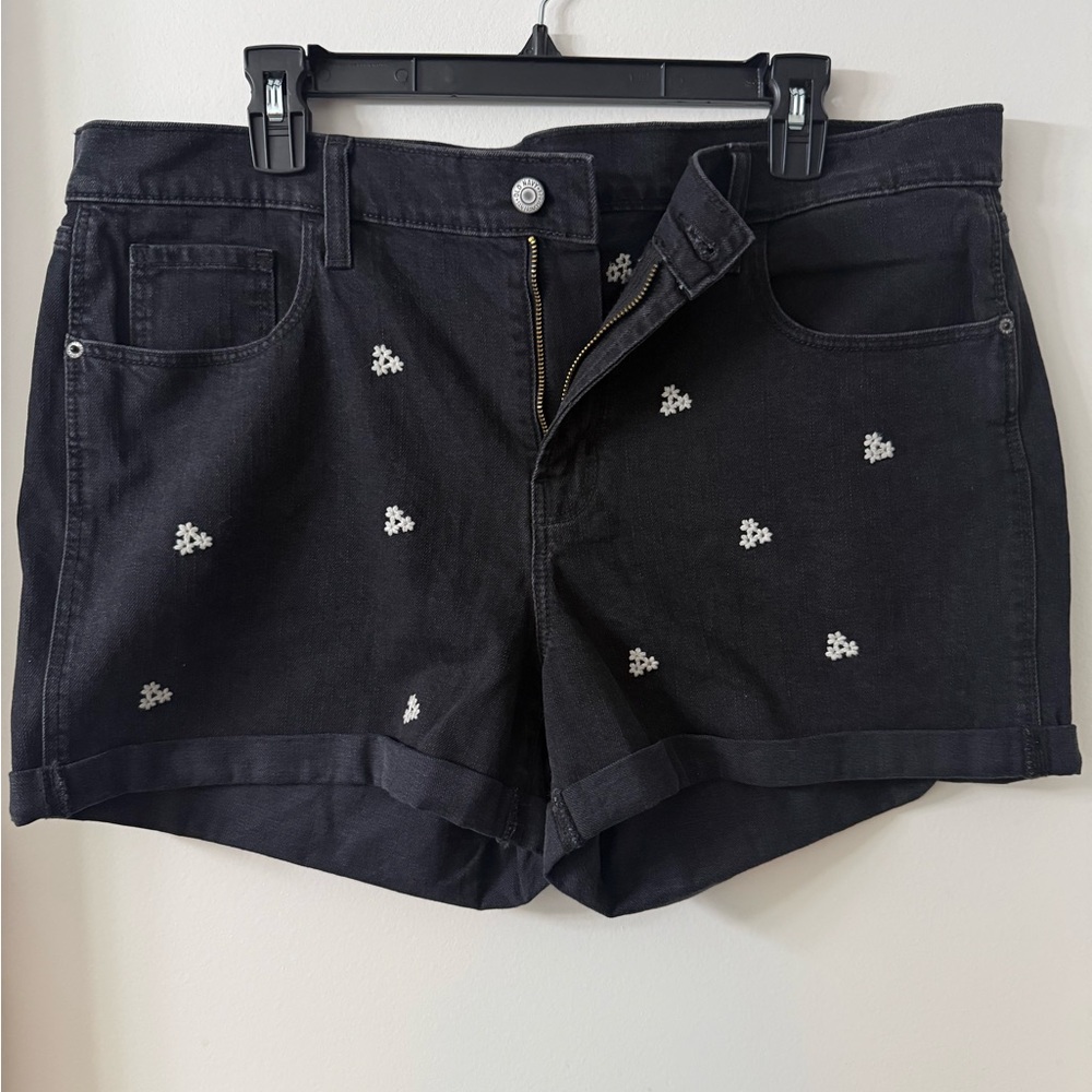 Forever 21 Black Embroidered Women's Shorts